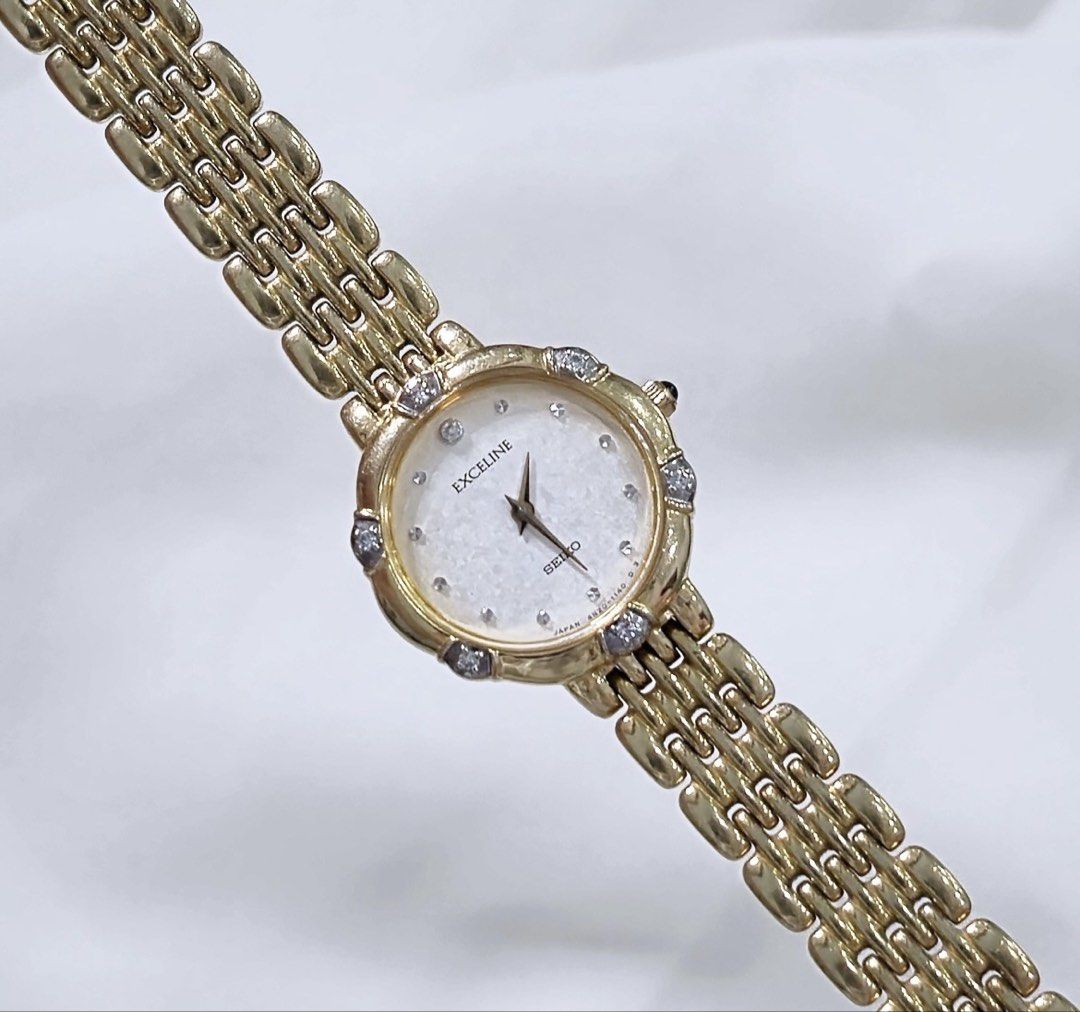 RARE Seiko Exceline vintage watch (Category: Women's Watches) located in Tagum. Submitted by shwzzzd (Listing ID 1431360955, Image 2). Description: Details: Seiko Exceline 4N20-0640 • Dial: White textured dial with 6 diamond markers • Movement: Quartz (battery) • Case size: 21 mm (without crown) • Bracelet length: Fits wrist approx. 16 cm (adjustable) • Condition: minimal signs of wear, still shiny and elegant Seiko exceline watch Seiko diamonds 
