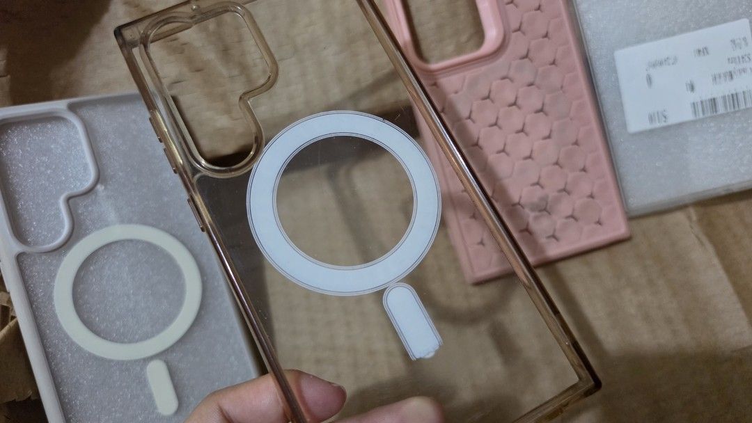 S24U Phone Cases Pre-loved (Category: Cases & Sleeves) located in Bulacan. Submitted by sunflwr (Listing ID 1431267050, Image 3). Description: ‼️FOR SALE‼️ for S24 Ultra only For only Php 150 Take all w the phone cases - Full transparent (new) - Pink (Used only once) All cases are in good condition; Used but not abused. Expect discoloration, scratches, or dents. 📍Bulacan.