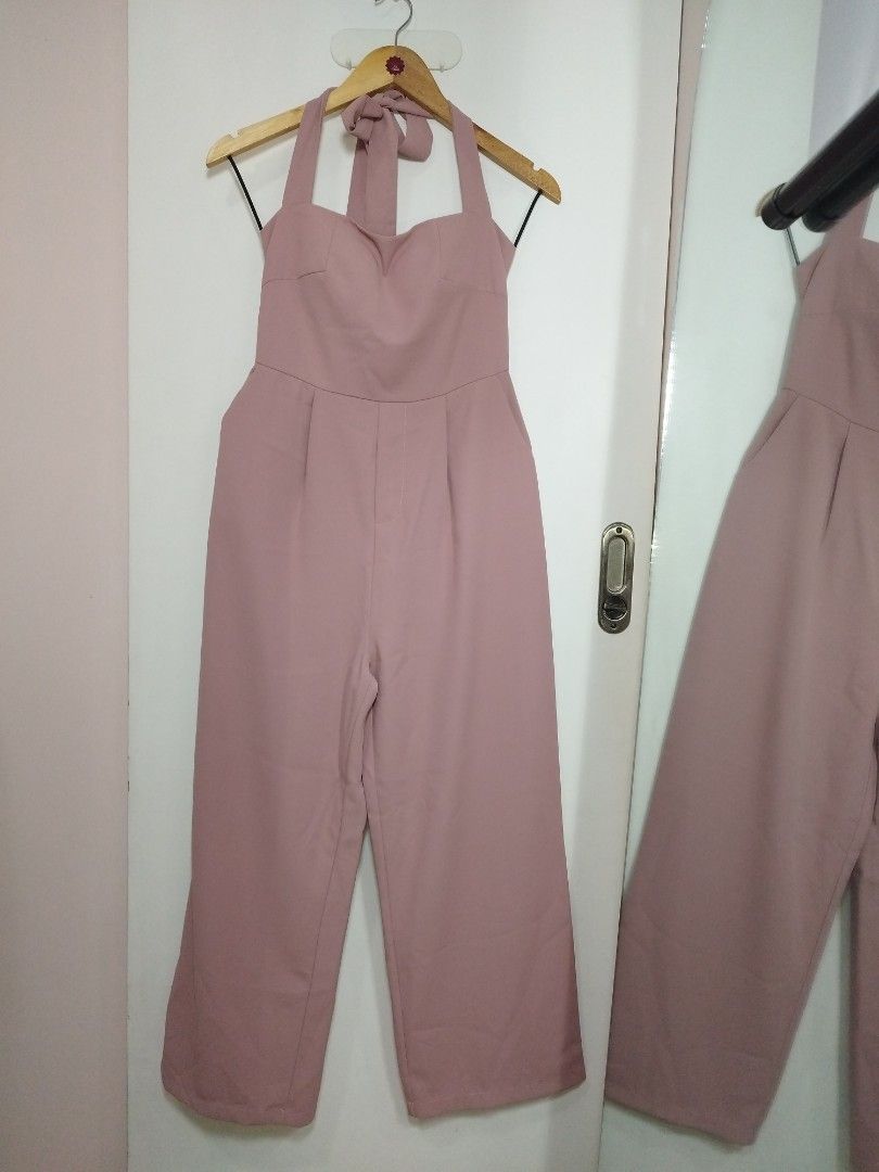 Self tie Jumpsuit (Category: Jumpsuits) located in Makati City. Submitted by krishtyle (Listing ID 1431254612, Image 3). Description: Personal preloved (decluttering) Never worn,washed Store bought, will be used in wedding but had other option 📍Makati Message for inquiry and faster transaction.