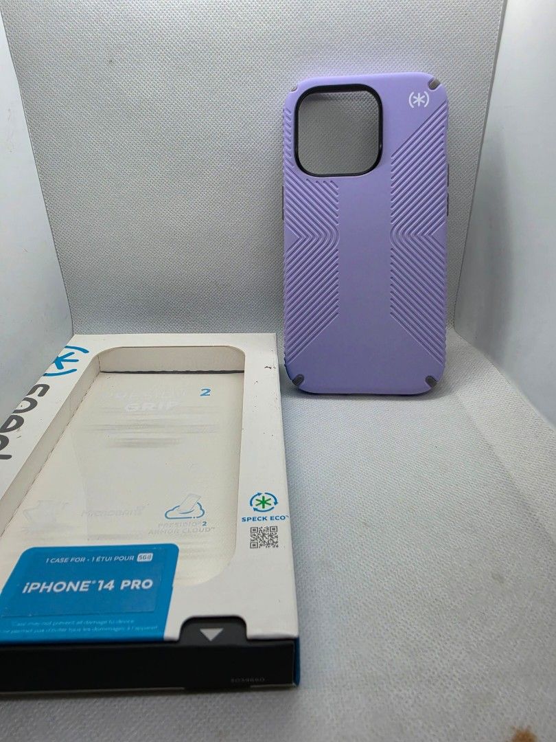 Speck iphone 14 pro case (Category: Cases & Sleeves) located in Las Pinas. Submitted by jhered (Listing ID 1395903301, Image 3). Description: Sale Brandnew Original With magsafe Sale for 1000 Las pinas area.