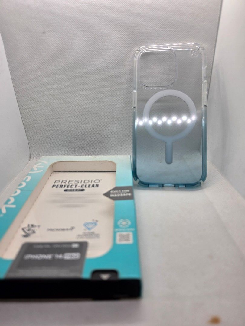 Speck iphone 14 pro case (Category: Cases & Sleeves) located in Las Pinas. Submitted by jhered (Listing ID 1395903301, Image 1). Description: Sale Brandnew Original With magsafe Sale for 1000 Las pinas area.