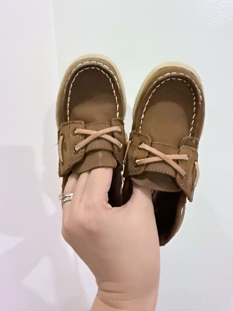 Speery leather Boat Shoes (Category: Babies & Kids Fashion) located in Taguig. Submitted by fp_declutters (Listing ID 1431334802, Image 2). Description: Size 10c /27eu Lightly used.