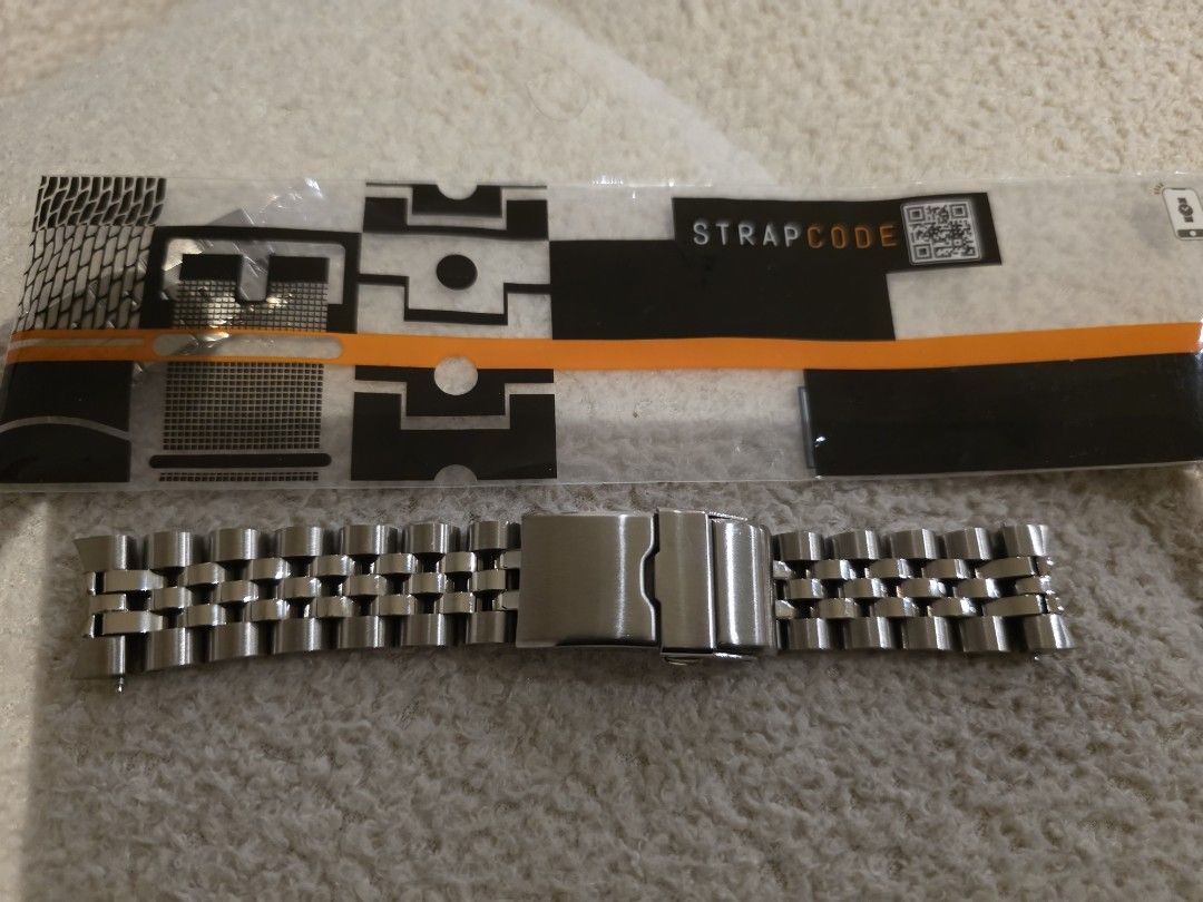 Strapcode Angus Jubilee Bracelet mm200/mm200 gmt/ spb381 (Category: Men's Watches) located in Cauayan City . Submitted by watchsec (Listing ID 1431201937, Image 1). Description: Stainless steel watch bracelet from Strapcode. It features a brushed finish and a deployment clasp. It is a jubilee style bracelet, with multiple small links for flexibility and comfort. The clasp has a secure locking mechanism..