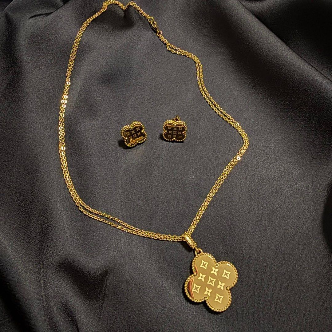 Thailand Stainless Steel (Category: Necklaces) located in Santa Cruz. Submitted by vendrenee (Listing ID 1431194634, Image 1). Description: 🇹🇭THAILAND ACCESSORIES🇹🇭 ✨Stainless Steel ✨Non-tarnish ✨Nickel-free ✨Lead-free.