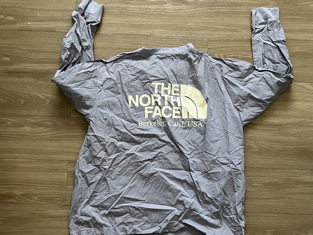 The North Face Long Sleeve Shirt (Category: Tshirts & Polo Shirts ) located in Quezon City. Submitted by joshsalangsang (Listing ID 1431253246, Image 2). Description: - The North Face long-sleeve shirt - Light blue color - Crew neck - Long sleeves - Front and back The North Face logo - Back print: "THE NORTH FACE Berkeley, Calif, USA".