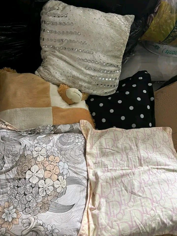 Throw Pillows (Category: Cushions & Throws) located in Manila. Submitted by ms.crybabe (Listing ID 1431287095, Image 1). Description: ✨ SUPER SALE ALERT! ✨ Snag our comfy and stylish throw pillows for ONLY ₱60! EACH 😍‼️ Perfect for adding a cozy touch to your home 📍 Nangka, Marikina 🛍️ Limited stocks only.