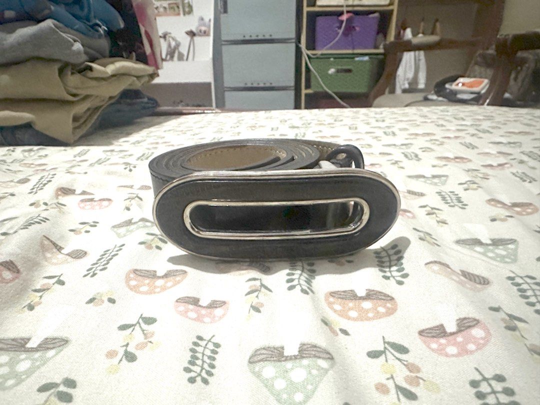 Tods Belt (Category: Belts) located in Antipolo. Submitted by capizexport (Listing ID 1431303922, Image 2). Description: Tods Belt Can fit 30-32 Full grain leather Price 5 k firm Srp is 12 k Black color .