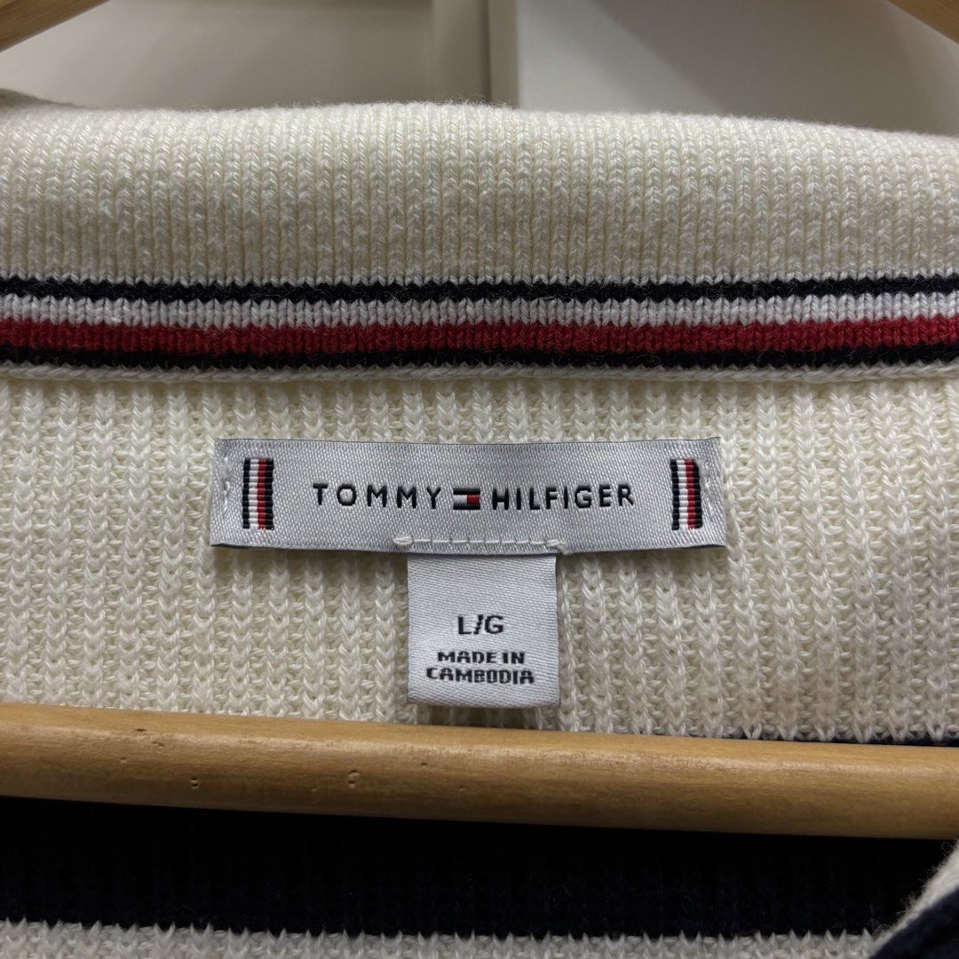 Tommy Hilfiger Sweater (Category: Longsleeves) located in Quezon City. Submitted by mxdd__ (Listing ID 1431286473, Image 3). Description: Tommy Hilfiger collared sweater Large size Used once only RFS: Not my style .