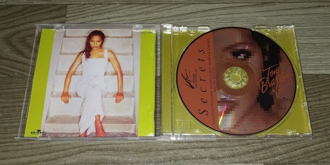 TONY BRAXTON - SECRETS CD (Category: CDs & DVDs) located in Talavera. Submitted by thalifan46 (Listing ID 1431324865, Image 2). Description: TONY BRAXTON - SECRETS CD.