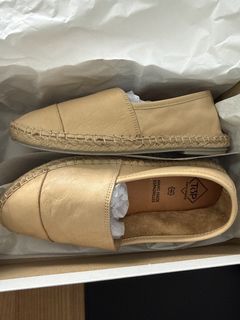 (Category: ) located in . Submitted by transfash (Listing ID 1431206615, Image 1). Description: .