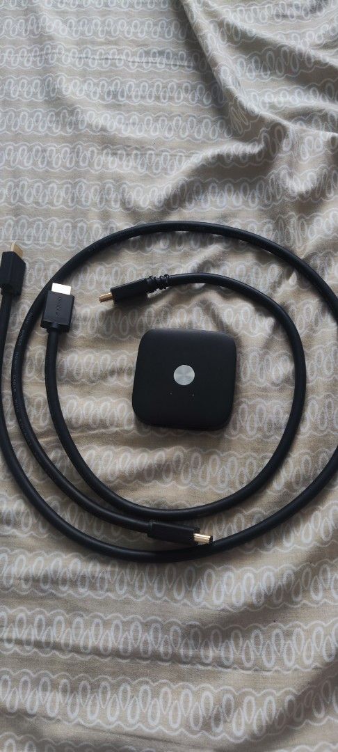 UGREEN HDMI Switch 4K/60Hz HDMI Switcher (Category: Cables & Adaptors) located in Caloocan City. Submitted by royalbird-f33b (Listing ID 1431240349, Image 2). Description: - UGREEN HDMI Switch - 2-in-1-out HDMI switcher - Supports 4K/60Hz resolution - Includes a cable - Color: Black - Discontinued product.