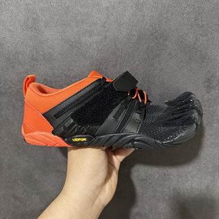 (Category: ) located in . Submitted by khai.uasneakers (Listing ID 1431323375, Image 1). Description: .
