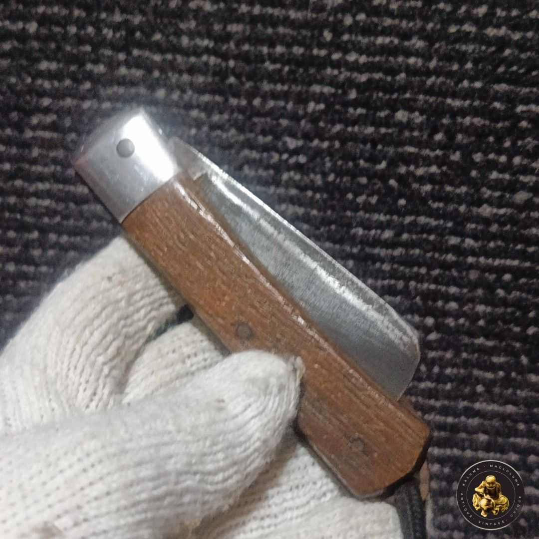 Vintage Electrician Peeling Knife (Category: Knives & Chopping Boards) located in Meycauayan. Submitted by ka_luma (Listing ID 1431325664, Image 3). Description: .