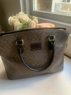 (Category: ) located in . Submitted by howsofpreloved (Listing ID 1431274802, Image 1). Description: .