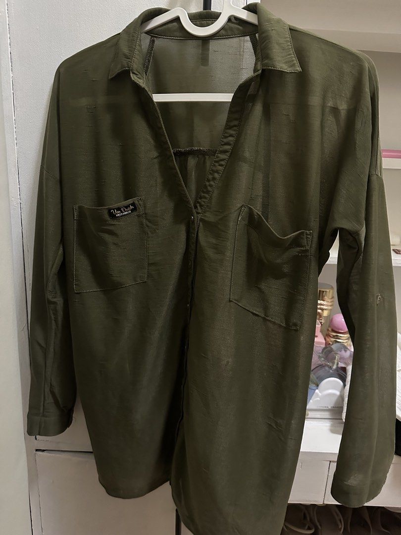 Vondutch Army Green See Through Long Sleeves Button Down Top (Category: Longsleeves) located in Quezon City. Submitted by katdeclutters (Listing ID 1431355920, Image 2). Description: Small Length - 27" Width - 20" For reference: height - 150cm / 4'11" bust - 34B waist - 24-25" hips - 34" 📍QC.