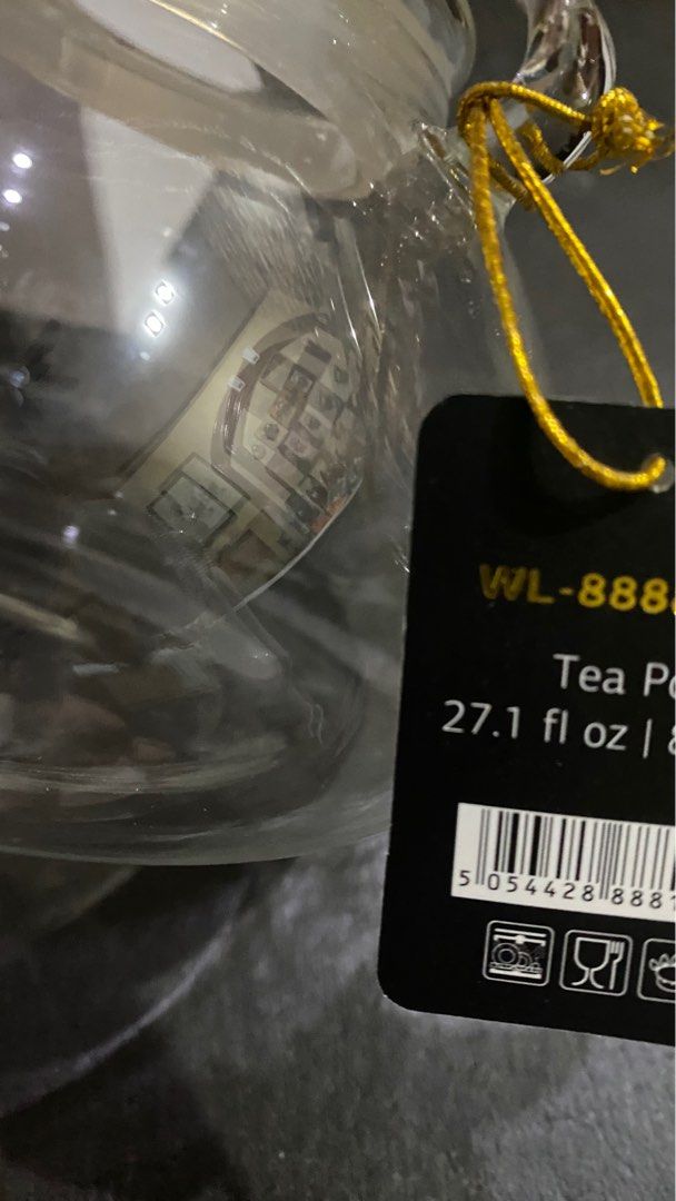 Wilmax Thermo glass Tea Pot 800 ml (Category: Coffee & Tea Tableware) located in Quezon City. Submitted by superbargo_kevkate (Listing ID 1431290842, Image 3). Description: Wilmax Thermo Glass Tea Pot 800 ml.