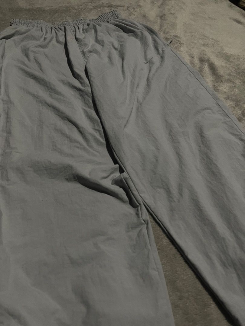 Y2K Vintage Nike Trackpants (Category: Joggers) located in Davao. Submitted by batz11 (Listing ID 1431188259, Image 2). Description: Y2K NIKE TRACKPANTS Condition: Excellent condition Color rate: 10/00 Dimensions: Size 26-36 (free size, with adjustable lace) Length 40 NO ISSUE ❌ DAVAO CITY LOCATION 📌 CAN SHIP THROUGH J&T 📦 DIRECT MESSAGE IF INTERESTED 📥.