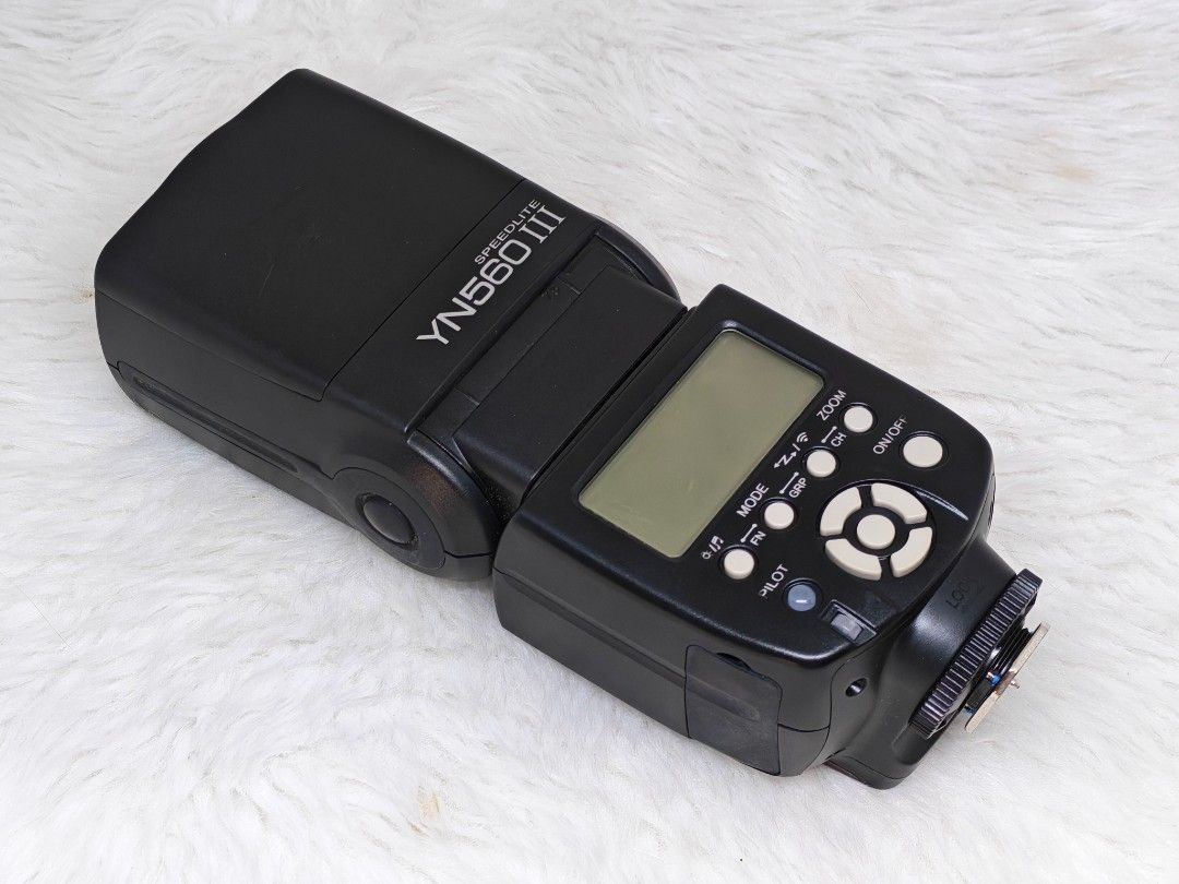 Yongnuo Speedlite YN560 III Flash universal (Category: Flashes) located in Manila. Submitted by ultimogizmos (Listing ID 1431227575, Image 2). Description: - Yongnuo YN560 III flash unit. - Built-in LCD screen and control buttons. - Tilting and swiveling flash head. - Hot shoe mount for camera attachment. 1.Support 2.4G ultra-long-range wireless flash 4.By pressing the zoom button, the flash covered range length can be altered within 24-105mm. 2.
