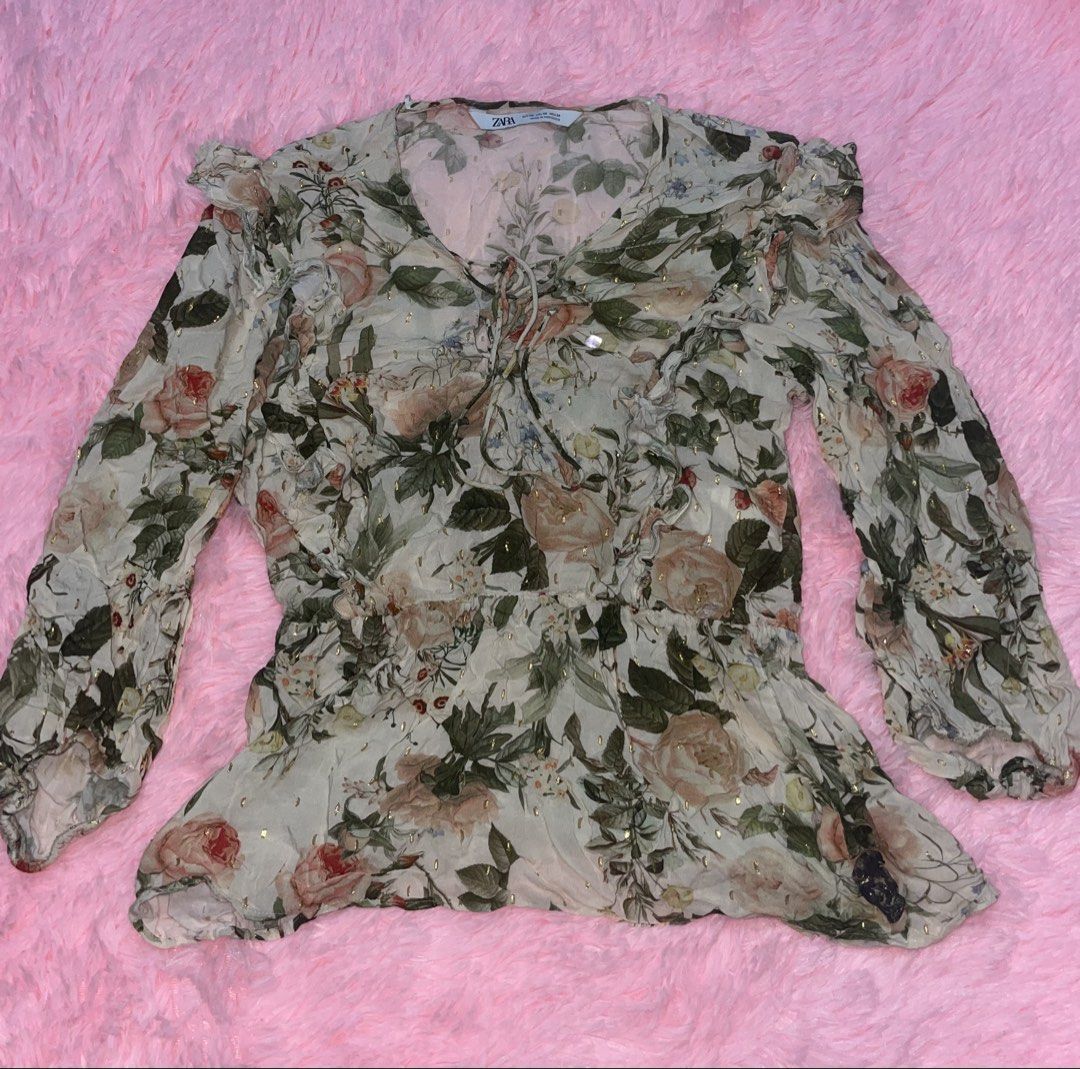 zara floral lace top (Category: Blouses) located in Manila. Submitted by abhiaaa (Listing ID 1431236772, Image 1). Description: can fit s to m frame.