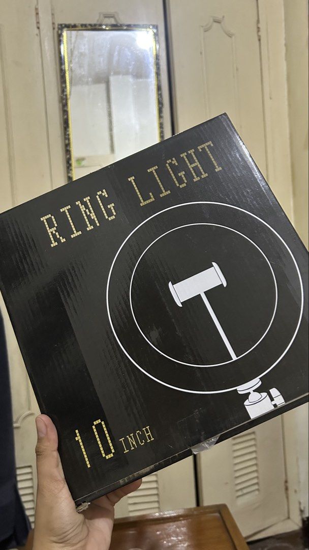 10-inch Ring Light (Category: Lighting & Studio Equipment) located in Quezon City. Submitted by lheeen (Listing ID 1431382877, Image 2). Description: 10 Inch Ring light 2pcs na Adjustable stand 3 different light effects Rfs: Extra, need funds New and never been used .