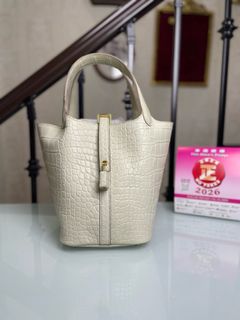 （分類：）位於 。 由 chatyuen_showroomluxury 提交（商品編號 1431415581，圖片 1）。簡介： 。