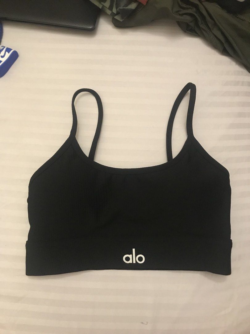 Alo Yoga Black Ribbed Sports Bra (Category: Activewear) located in Manila. Submitted by freshlemon58885 (Listing ID 1431410570, Image 1). Description: Tag removed Padded 10/10.