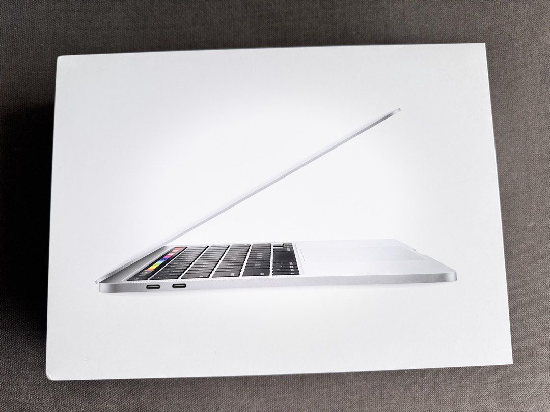 Apple MacBook Pro - Silver439662419756994561