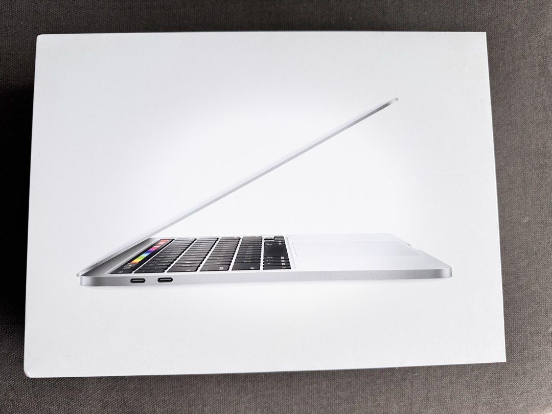 Apple MacBook Pro - Silver439662419756994560