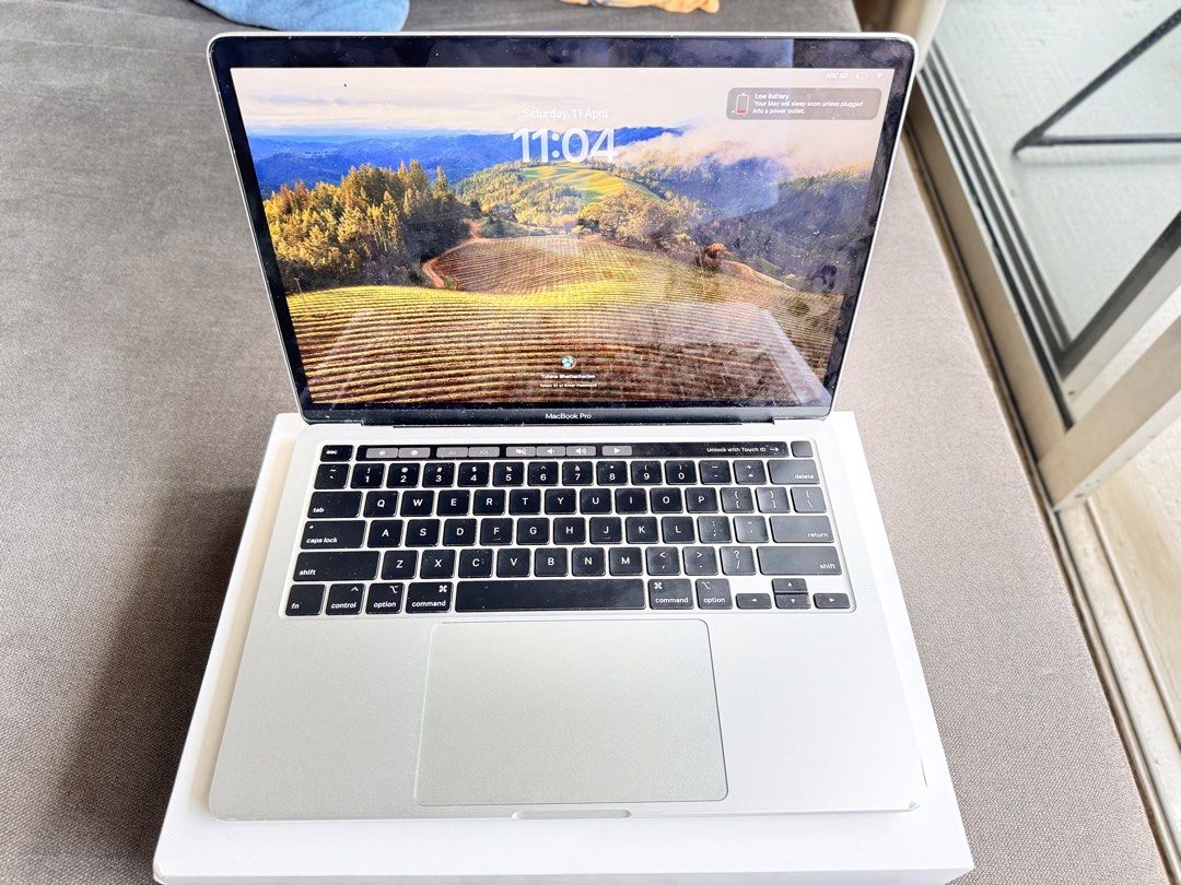 Apple MacBook Pro - Silver439662419756994563