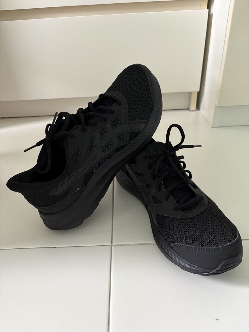 ASICS JOLT 4 Black Size US:10,Eu:44,UK:9 ,28cm (Category: Sneakers) located in Singapore. Submitted by hearfelt (Listing ID 1431448780, Image 3). Description: ASICS Jolt 4 ( Exclusive to Bata) Colour :Black Size :US:10, UK:9 , EU:44 Worn 1 time Bought at $79.90 Meet up Fernvale LRT Mail by Speedpost add $6.50 Tag shoes sandal Nike adidas asics running walking converse .