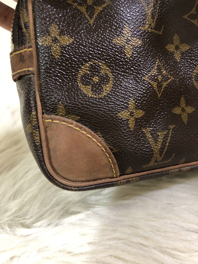 Authentic LV MARLY DRAGONNE PM SIZE (Category: Luxury Bags & Wallets) located in Manila. Submitted by o_authentique (Listing ID 1431527386, Image 3). Description: L V M A R L Y D R A G O N N E PM SIZE •VINTAGE | RANK A|B • Code SLO974 P.S Sobrang tawad not allowed to be entertained. MOP : PNB / GCASH / PAYMAYA Shipping: J&T / GRAB / LALAMOVE.