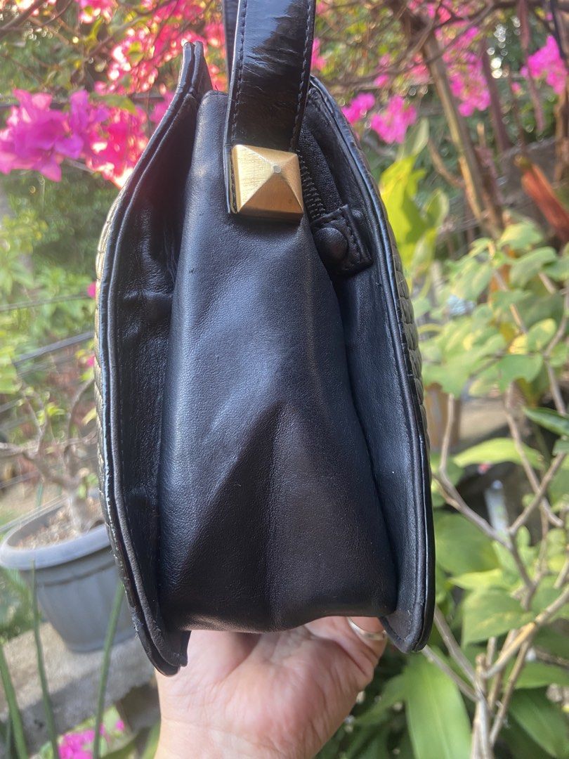 Bally Black Quilted Leather Handbag (Category: Luxury Bags & Wallets) located in Manila. Submitted by baglovers10 (Listing ID 1431479861, Image 3). Description: With sign of used .