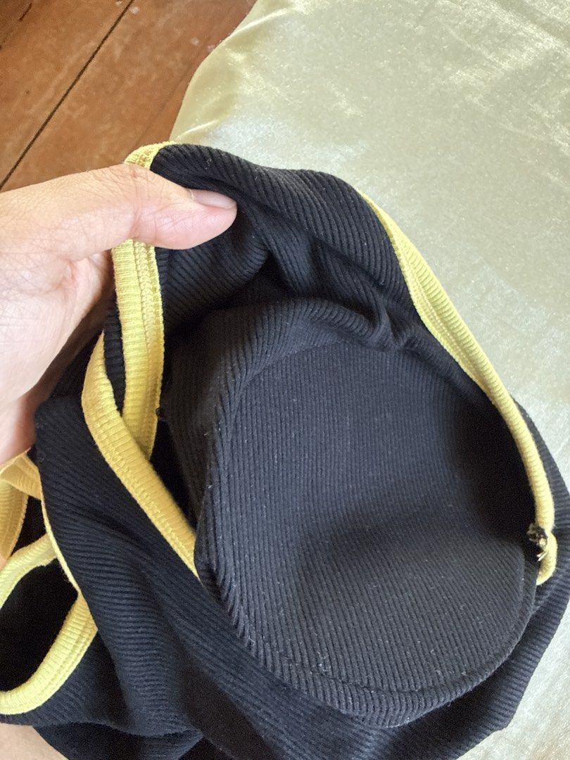 Black Padded Midriff Tank Top Green Lining (Category: Bikinis & Swimsuits) located in Camalig. Submitted by patdeclutters (Listing ID 1431449758, Image 2). Description: - Black midriff top - Padded - Green outline - Ribbed texture - Stretchy material.