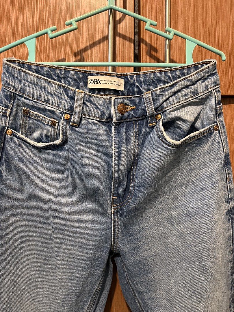 Blue Straight Leg Denim Jeans (Category: Jeans) located in Manila. Submitted by just.decluttering (Listing ID 1431457117, Image 3). Description: 📏 Size: fits small-medium (29-31in waist) 📌 Condition: 9/10, barely used ⚠️ Note: this is not branded. bought from an ig shop.