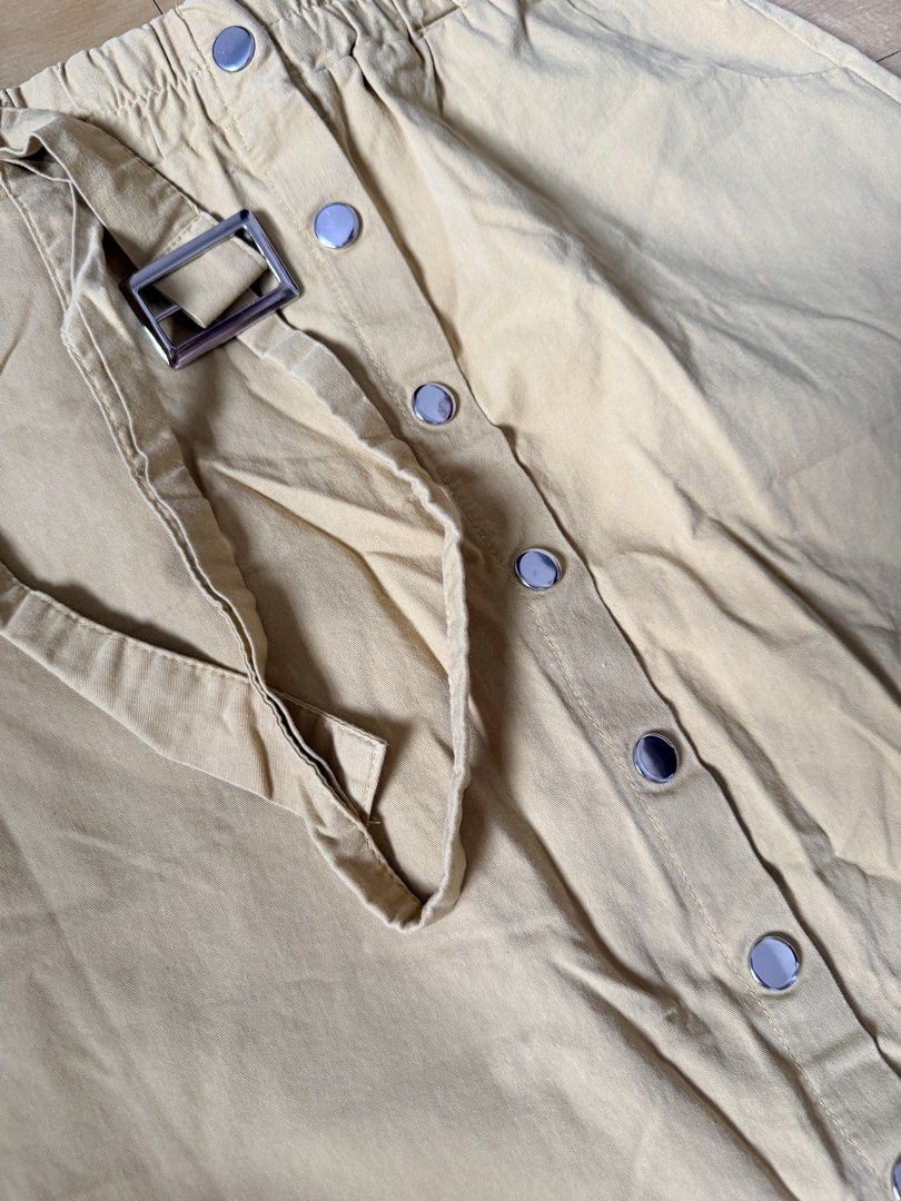 Button-down Skirt with Belt (Category: Skirts) located in Cebu City. Submitted by dr_marsh (Listing ID 1431419642, Image 3). Description: Can fit up to large frame.