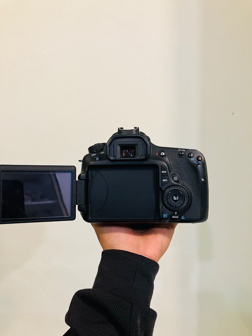 Canon 60d Camera (Category: Cameras) located in Caloocan City. Submitted by ashalegria66398 (Listing ID 1431525318, Image 2). Description: Read description first!! take it all!!! Selling my Canon 60d w/ kitlens Inclusions: Lens cap Strap Body cap Charger Two batteries > original and third party No box Issue: Defective IC (integrated circuit) Won’t open up even though battery is full charged Get it AS IS shipping shouldered by buyer. +639544232664