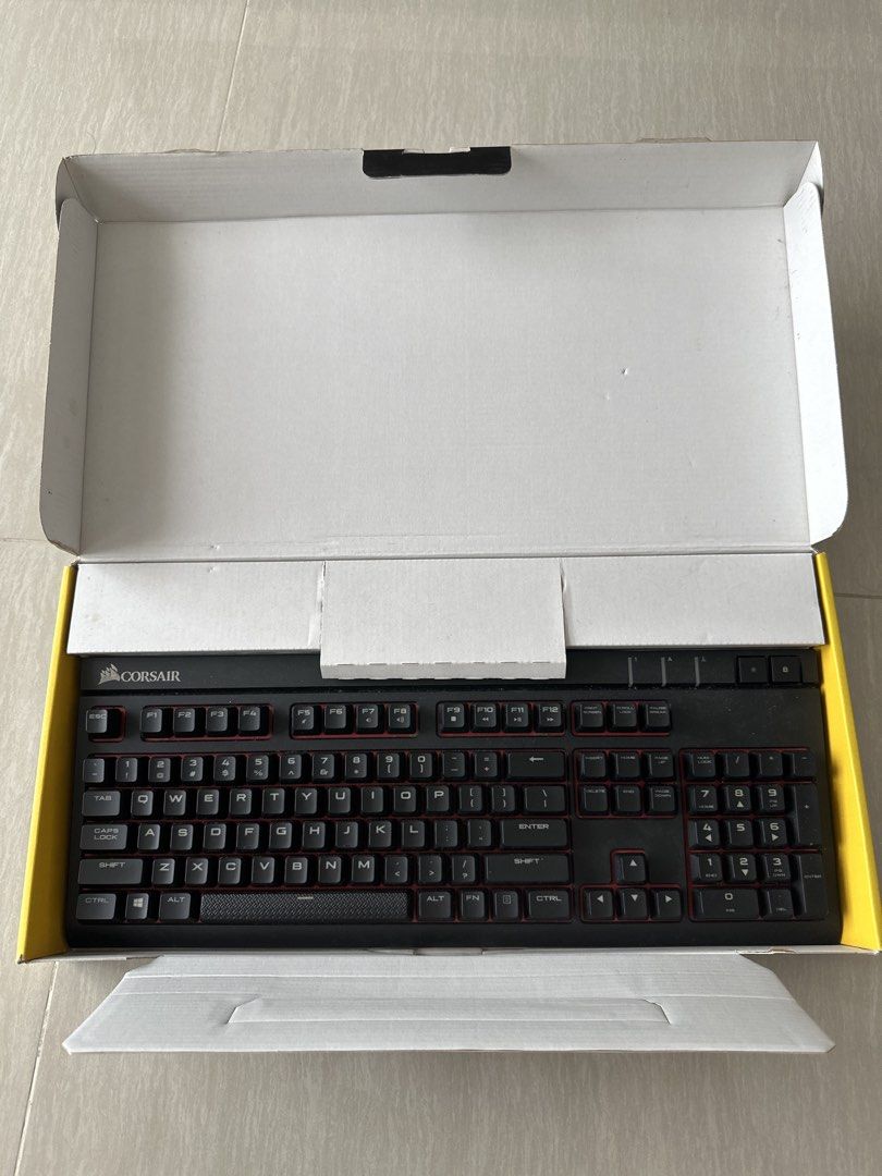 Corsair Strafe Mechanical Keyboard513521732635873281