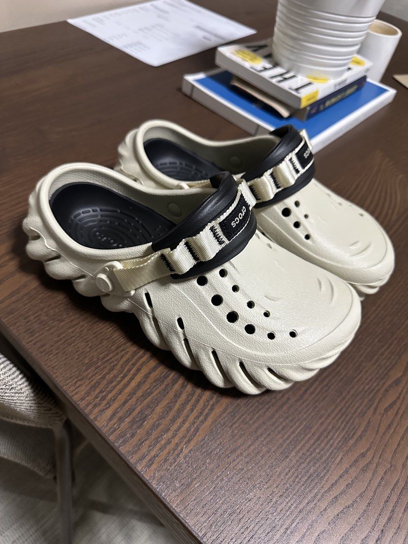Crocs Echo (Category: Slippers & Slides) located in Paranaque City. Submitted by jaycgonzales (Listing ID 1431488674, Image 2). Description: - Crocs Echo - Unisex - M5/W7 - RFS: bought the wrong size - Receipt intact - Original and Authentic - Crocs Ziplock and Crocs Ecobag intact .