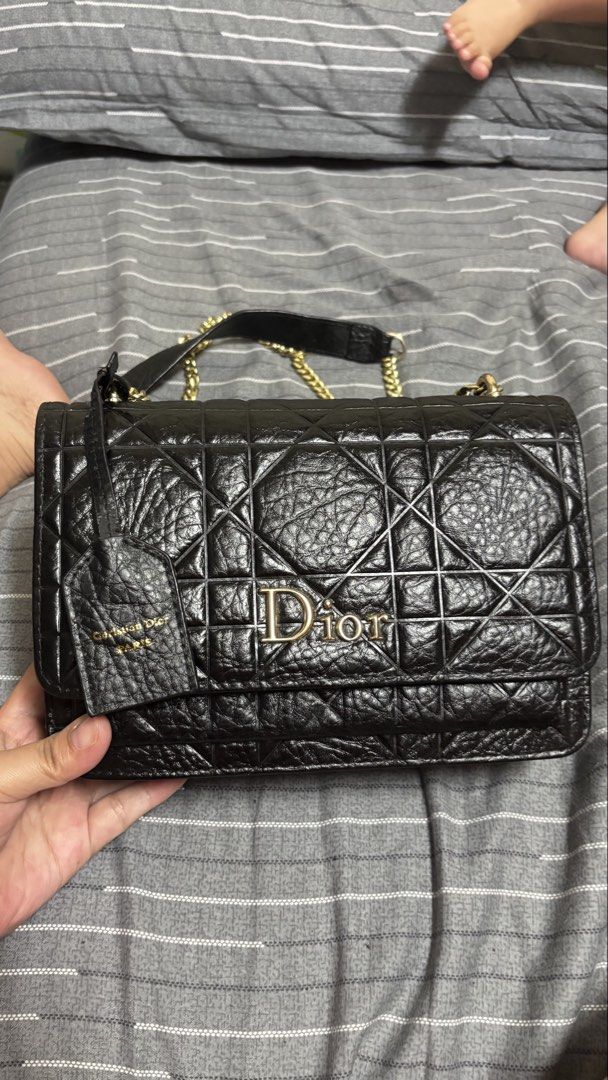 Dior (Category: Luxury Bags & Wallets) located in Lipa City. Submitted by keenfox.1993 (Listing ID 1431570400, Image 1). Description: image displays a black Christian Dior shoulder bag, likely a Caro or similar model, crafted from grained calfskin leather.