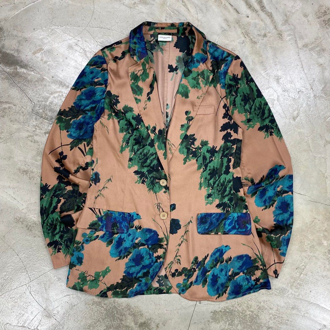 Dries Van Noten FW2019 Floral Viscose Blazer (Category: Coats, Jackets and Outerwear) located in Baguio. Submitted by lordeidara (Listing ID 1431519476, Image 1). Description: Size tagged: 36 Issue: None Color: Pink Material: Viscose Made: Width:19 Length:29 Shoulder:16 Sleeves:26.5 BADU-0246.