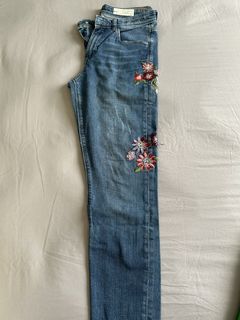 (Category: ) located in . Submitted by ammaroses (Listing ID 1431435266, Image 1). Description: .