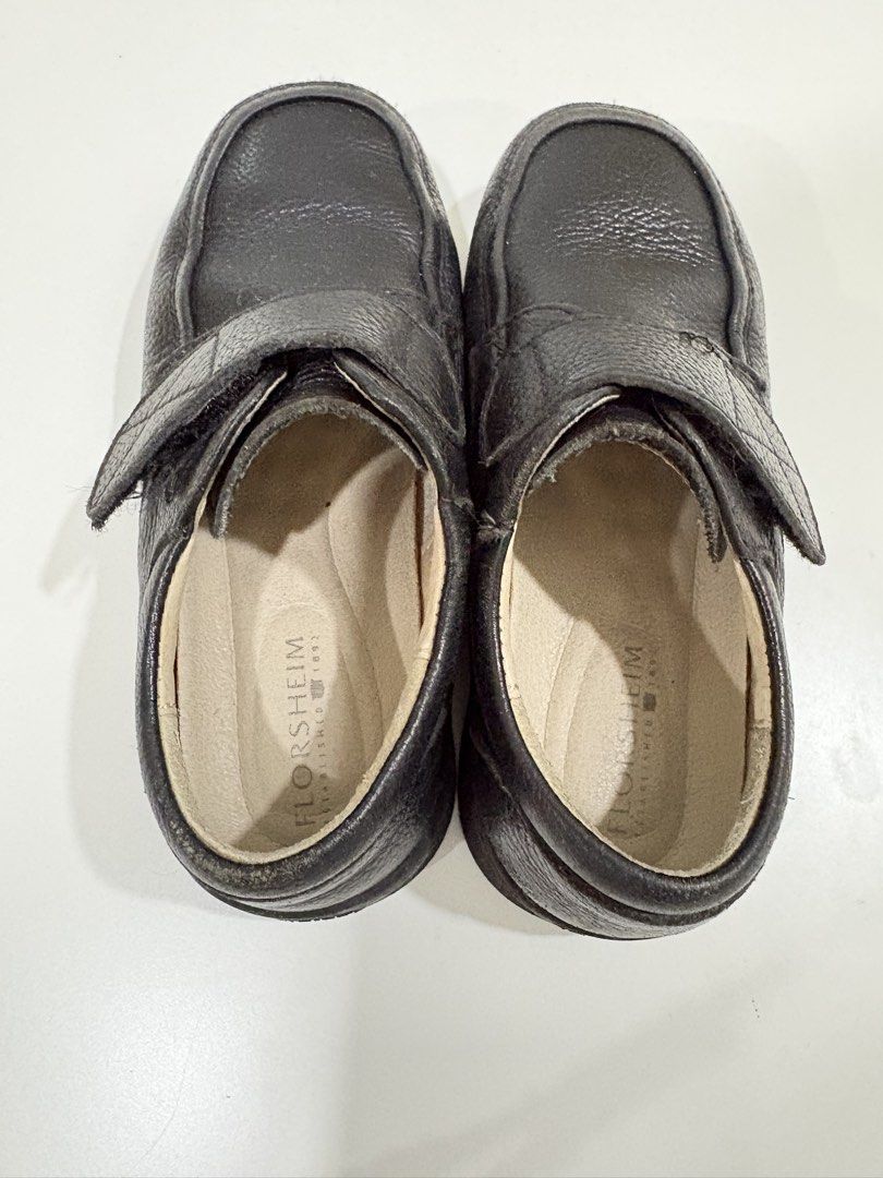 Florsheim Black Leather Shoes (29) (Category: Babies & Kids Fashion) located in Manila. Submitted by analyntorr16083 (Listing ID 1431486270, Image 1). Description: - Florsheim black leather shoes - Hook-and-loop closure - Textured leather upper - Cushioned insole - Rubber soles - Minor signs of wear.