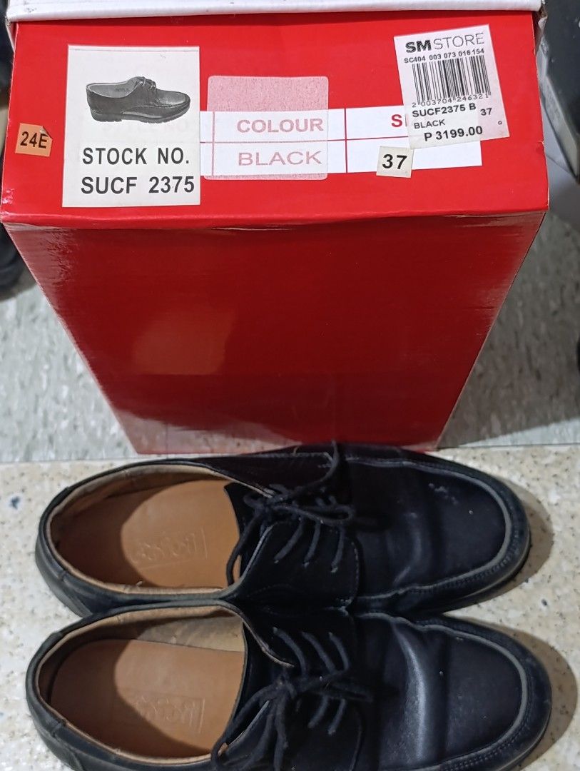 Gibi Black Leather Shoes Size 37 (Category: Babies & Kids Fashion) located in Manila. Submitted by avicmbe (Listing ID 1431422743, Image 1). Description: - Gibi black leather shoes - Lace-up design - Size 37 - Leather material - Black soles with wear - Gibi logo on insoles decluttering my son's outgrown shoes.