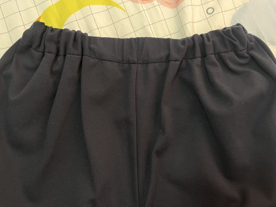 GU Ankle Pants (Navy blue) (Category: Other Bottoms) located in Manila. Submitted by chicosstudio (Listing ID 1431407414, Image 3). Description: Garterize back (including the bottom part) Waist: 26-30 Length: 35 Location: QC.