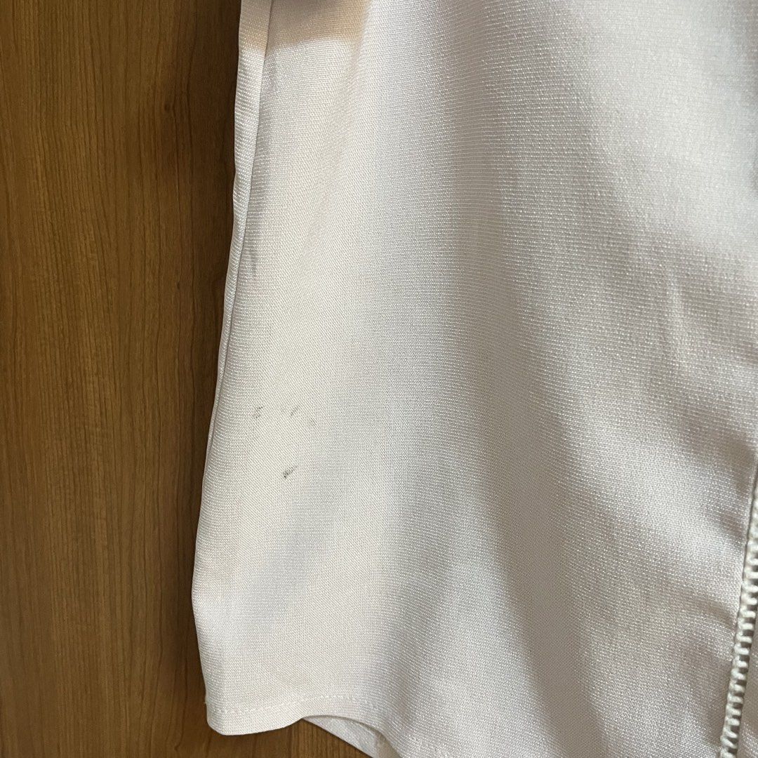 Jaa-Mee Pink Office Formal Top with Flutter Sleeves (Category: Blouses) located in Makati City. Submitted by woniniwoo (Listing ID 1431440016, Image 3). Description: Light Pink in actual has flaws (check photos) mop: bdo mod: sdd and j&t.