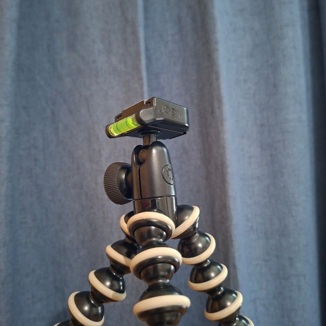 Joby gorilla tripod (Category: Tripods & Monopods) located in Manila. Submitted by diatomic8 (Listing ID 1431414575, Image 2). Description: Tripod for cameras.