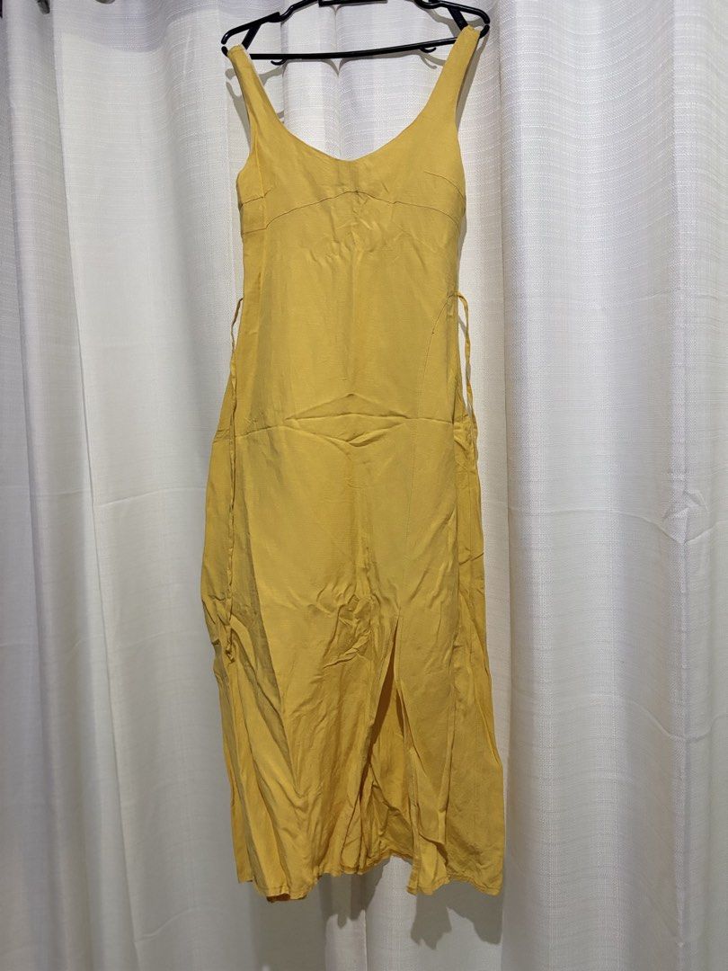 Just Because Studio Yellow Linen Midi Dress (Category: Dresses) located in Bulacan. Submitted by sum1scloset (Listing ID 1431481097, Image 2). Description: SERIOUS BUSINESS ONLY, PLEASE. THOSE WHO WILL WASTE MY TIME WILL BE BLOCKED. closet clean-up to create space for a more sustainable lifestyle 💟 • most pieces are in xxs–xs, with only a few in s • all items are well taken care of and properly stored — i treat my clothes like babies 🤭 • actual