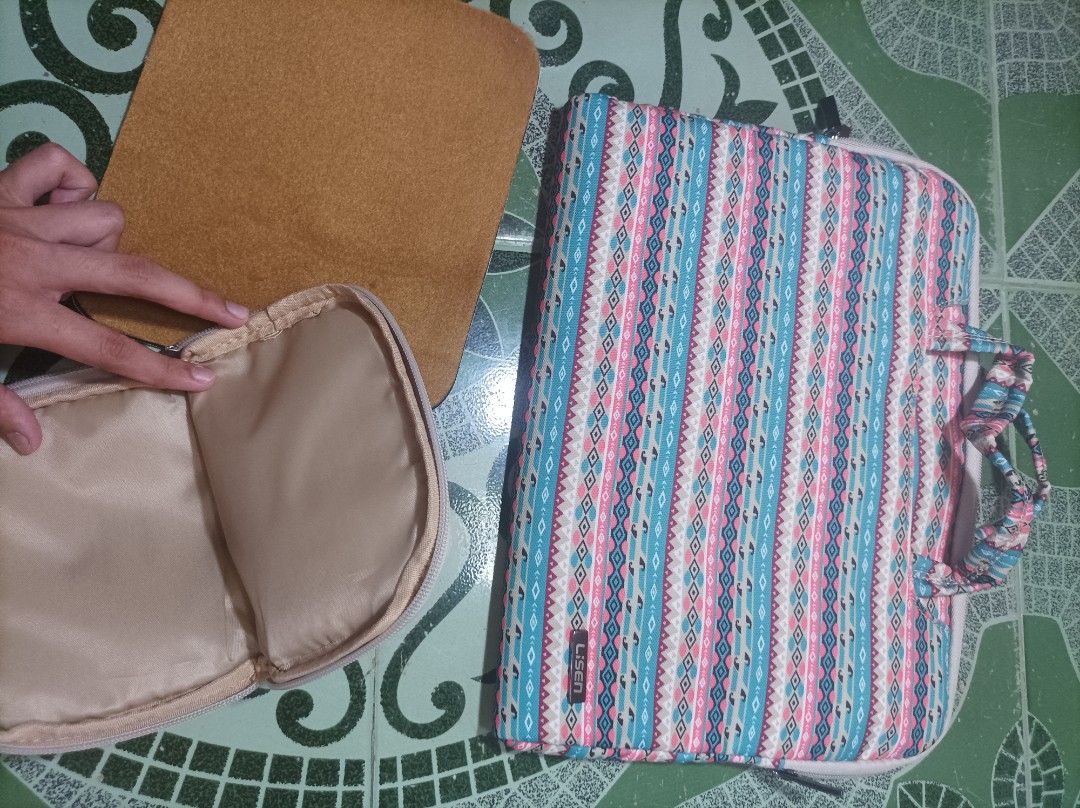 Laptop Case Handbag (Category: Laptops & Notebooks) located in Manila. Submitted by sh_ron.05 (Listing ID 1431434718, Image 3). Description: Laptop Case handbag Bohemian National Style Laptop Protective Case Ultrabook Sleeve for Apple MacBook/Acer/Asus/Dell/Fujitsu/Lenovo/HP/Samsung/Sony/Toshiba Extra small storage bag, easy for you to store mouse/charger/earphones. Same color with the large sleeve bag, harmony and stylish. Canvas fabric material