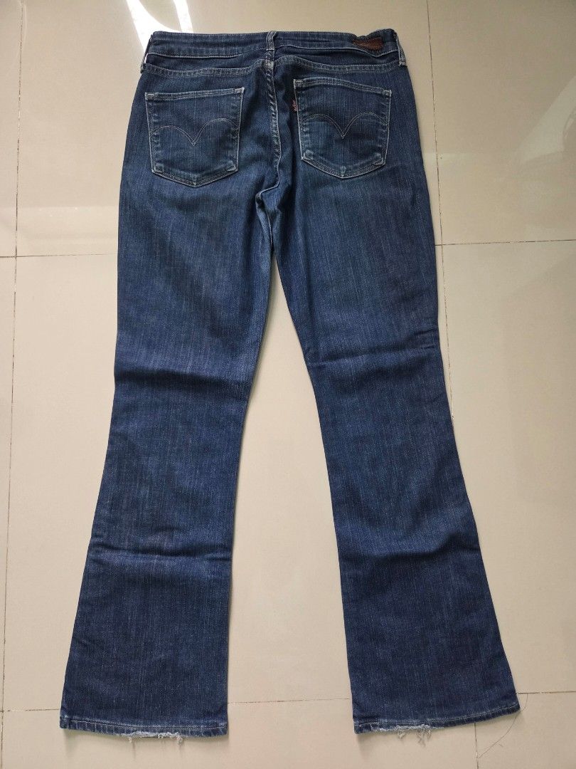 Levi’s Demi Curve Bootcut Jeans (Category: Jeans) located in Bacolod City. Submitted by maraline (Listing ID 1431400416, Image 2). Description: ​Authentic Levi’s Demi Curve jeans in a classic dark wash. Designed specifically to flatter your shape with a comfortable "Demi Curve" fit that sits perfectly at the waist without gaping. Great for everyday wear! ​Product Details: ​Brand: Levi’s ​Style: Demi Curve / Bootcut ​Condition: Good pre-loved cond