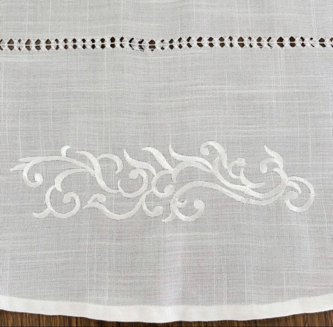 Linen Home White Embroidered Tablecloth479829787882956804